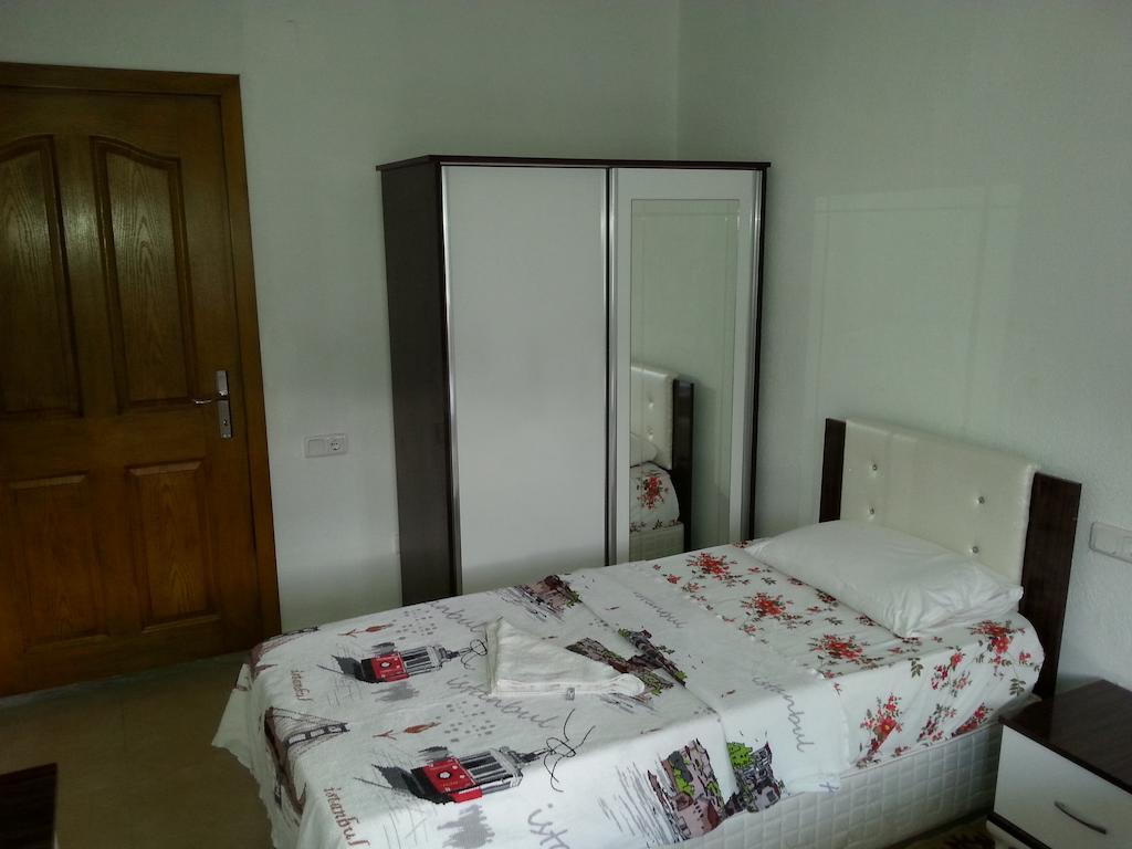 Teacher Pension & Apart Patara Bilik gambar