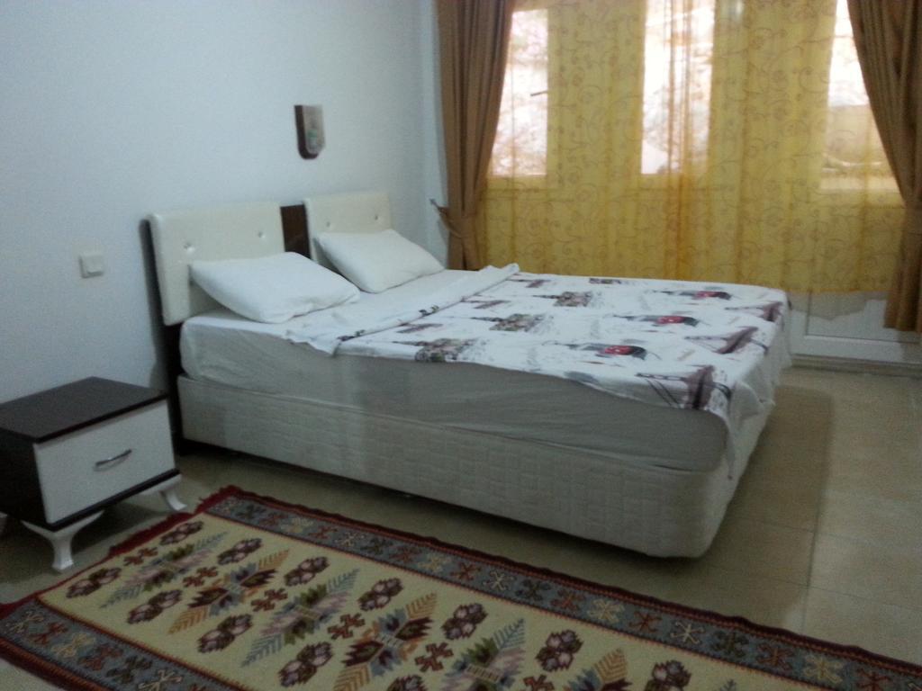 Teacher Pension & Apart Patara Bilik gambar